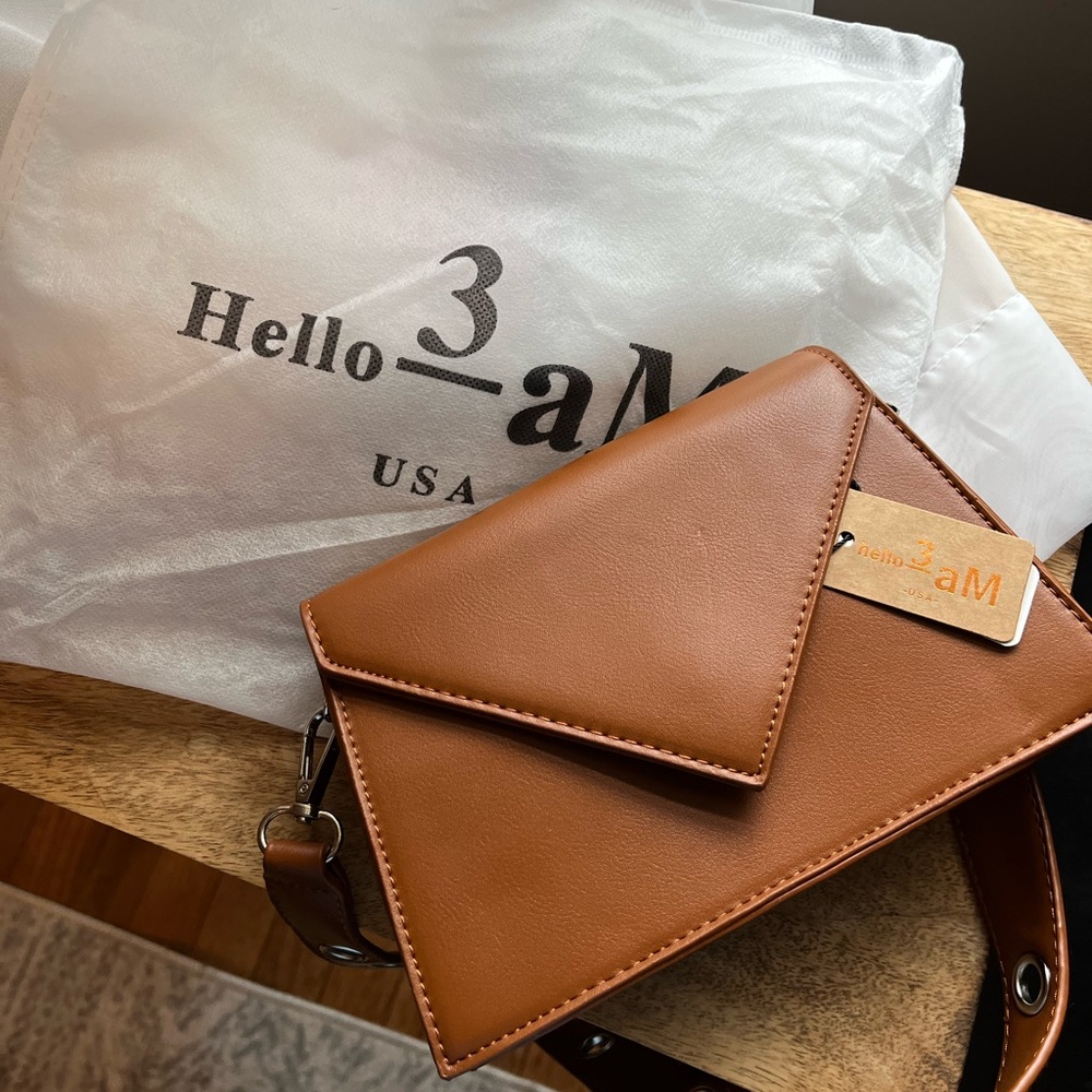 Tan Crossbody Bag with Silver Accents and Detachable Strap NEW! w/dust bag - Picture 3 of 3